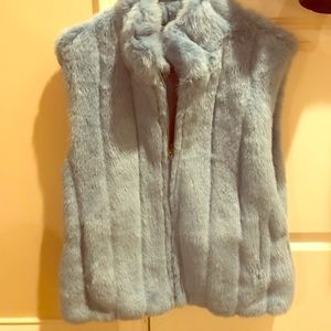 Furry sky blue zip vest